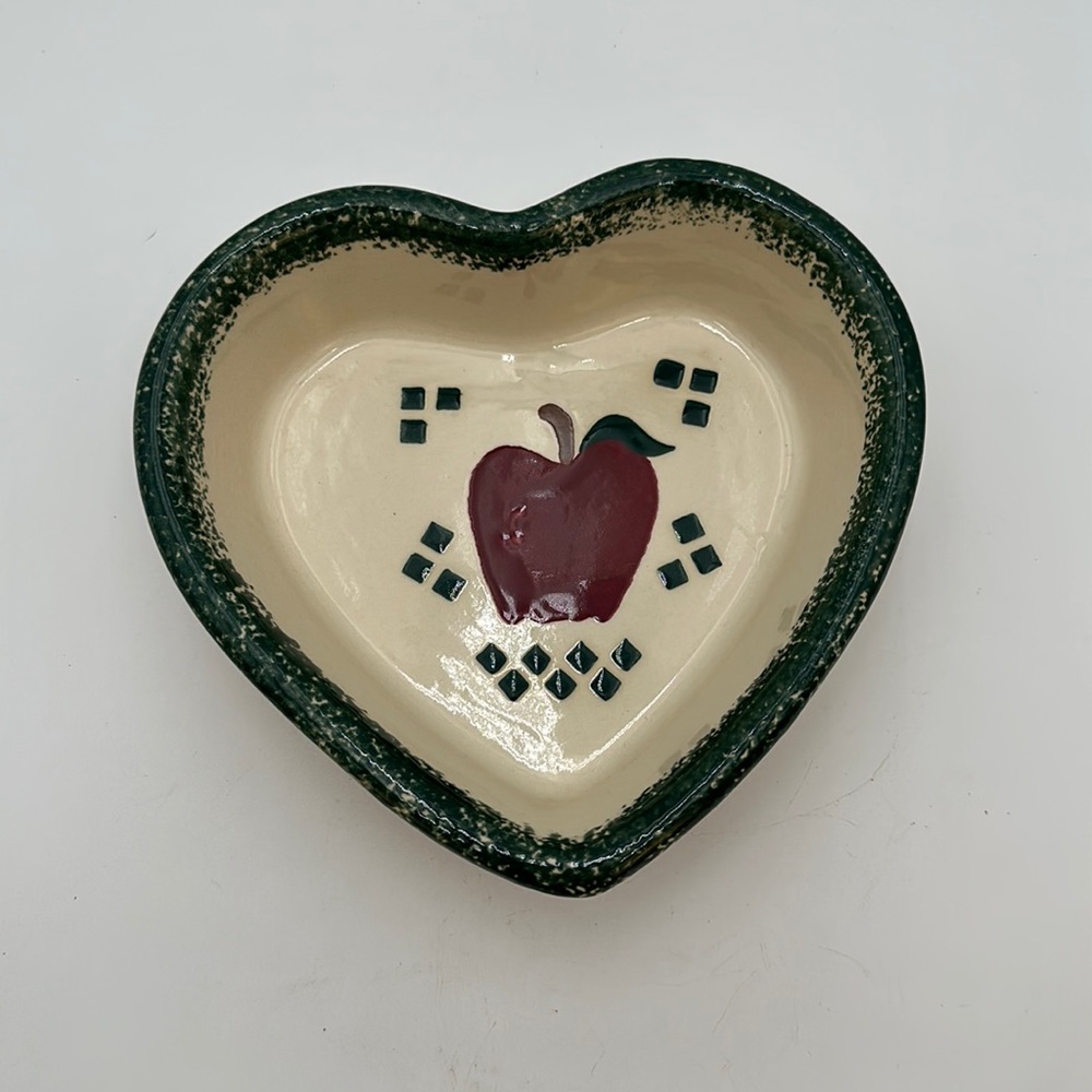 Heart Shaped - Deep Baking Dish - Cream With Green Edge w/Apple